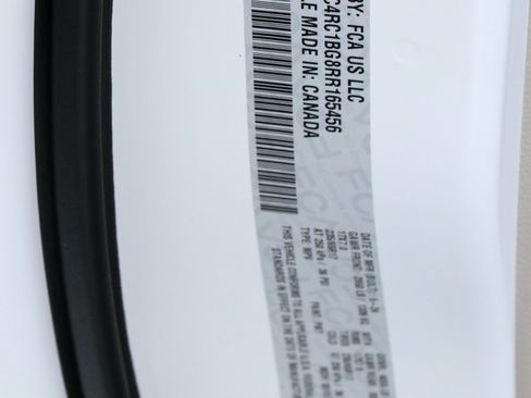 Used 2024 Chrysler Pacifica Touring-L FWD image 33