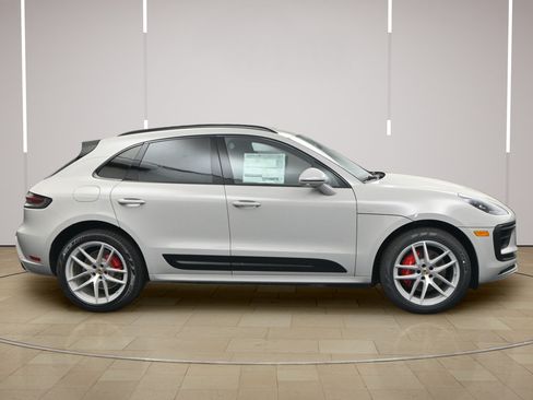 Certified 2026 Porsche Macan S AWD/4WD image 23