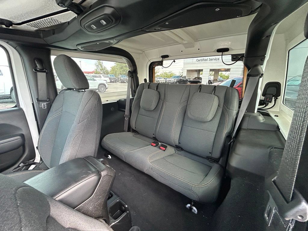 Used 2024 Jeep Wrangler Sport AWD/4WD image 8
