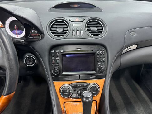 Used 2009 Mercedes-Benz SL 550 image 14