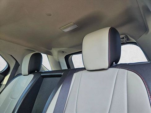 Used 2017 Chevrolet Equinox Premier w/ Enhanced Convenience Package FWD image 8