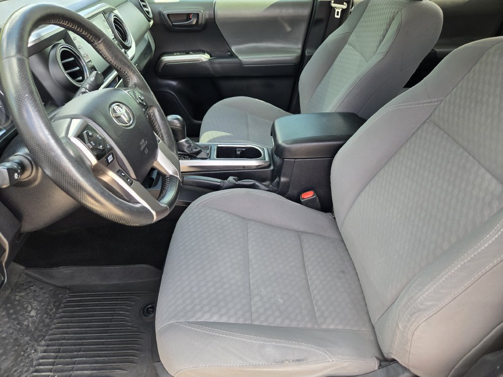 Used 2022 Toyota Tacoma SR5 w/ Technology Package RWD image 14