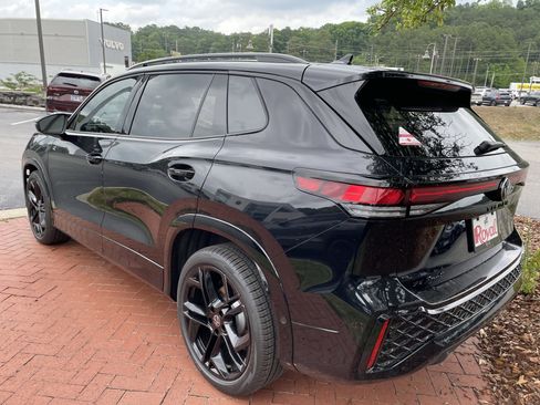 New 2026 Volkswagen Tiguan SE R-Line FWD image 6