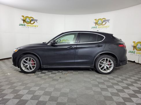 Used 2019 Alfa Romeo Stelvio Ti Lusso w/ Quick Order Package 22X Lusso image 2