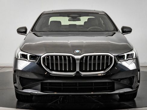Certified 2025 BMW 530i xDrive image 2