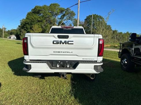 Used 2026 GMC Sierra 2500 Denali Ultimate AWD/4WD image 5