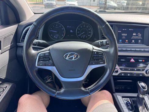 Used 2017 Hyundai Elantra Limited image 16