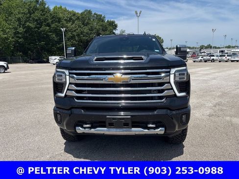 Used 2024 Chevrolet Silverado 3500 High Country w/ High Country Premium Package AWD/4WD image 2