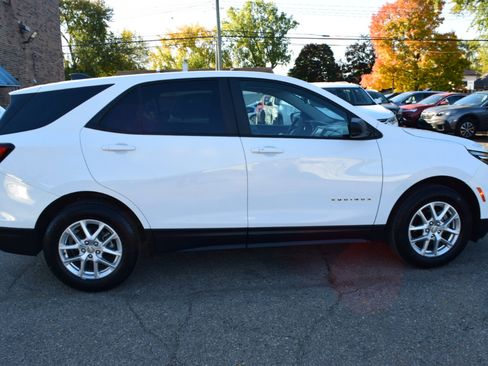 Used 2023 Chevrolet Equinox LS w/ LS Convenience Package image 6