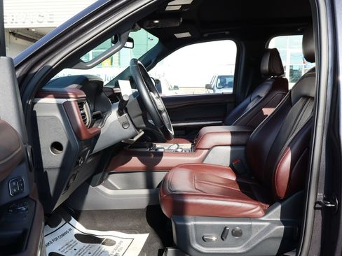 Used 2024 Ford Expedition Limited AWD/4WD image 16