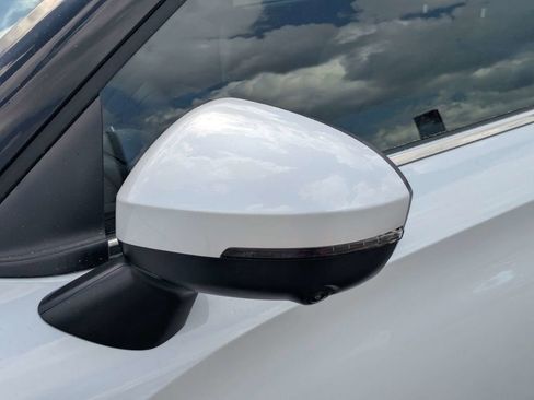 New 2026 Mitsubishi Outlander SE FWD image 11