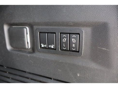 Used 2021 Chevrolet Tahoe RST w/ Luxury Package AWD/4WD image 8