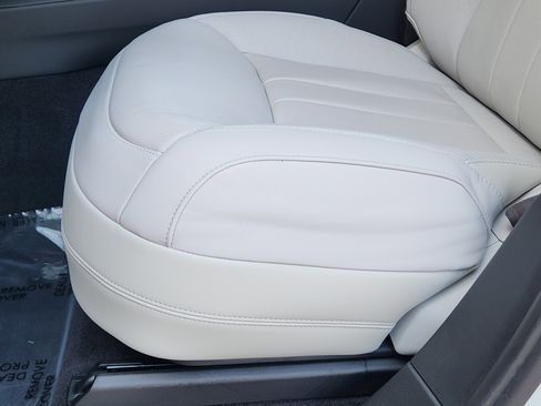 Certified 2024 Land Rover Range Rover Sport SE image 25