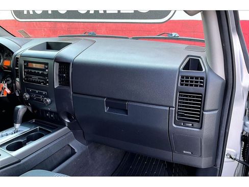 Used 2010 Nissan Titan SE w/ SE Value Truck Pkg AWD/4WD image 17