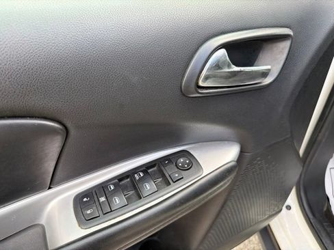 Used 2018 Dodge Journey SE w/ Popular Equipment Group FWD image 20