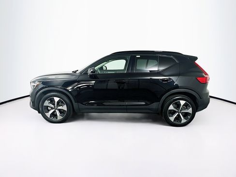 Used 2023 Volvo XC40 B5 Plus w/ Driver Assist Package AWD/4WD image 4