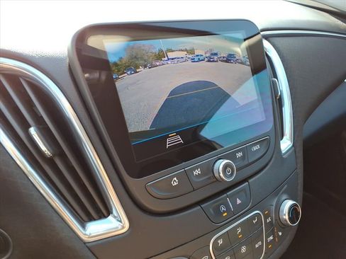 Used 2020 Chevrolet Malibu LT image 22