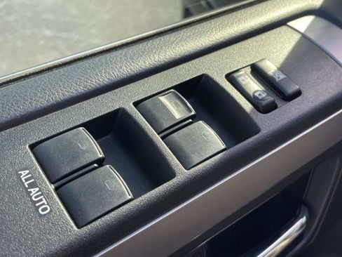 Used 2018 Toyota 4Runner Limited AWD/4WD image 17