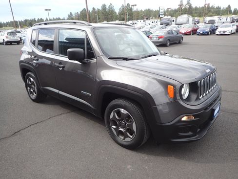 Used 2017 Jeep Renegade Sport w/ Power & Air Group FWD image 7