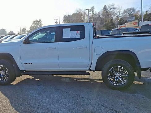 Used 2024 GMC Canyon AT4 image 5