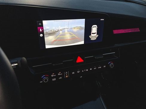 Used 2024 Kia Niro EX image 20