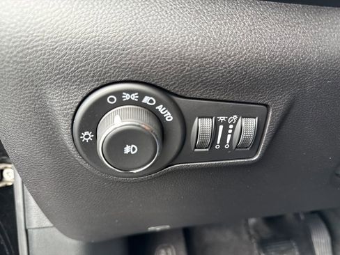 Used 2024 Jeep Compass Latitude w/ Convenience Group image 22