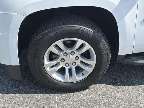 Used 2020 Chevrolet Suburban LT AWD/4WD image 13