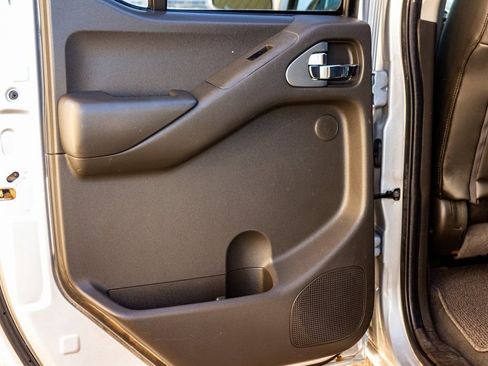 Used 2020 Nissan Frontier PRO-4X w/ Pro-4x Utility Package image 20