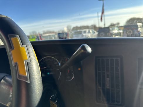 Used 2009 Chevrolet Express 2500 image 22