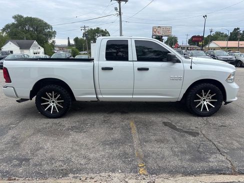 Used 2016 RAM 1500 Express RWD image 6
