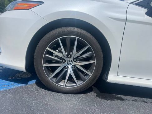 Used 2022 Toyota Camry XLE FWD image 11