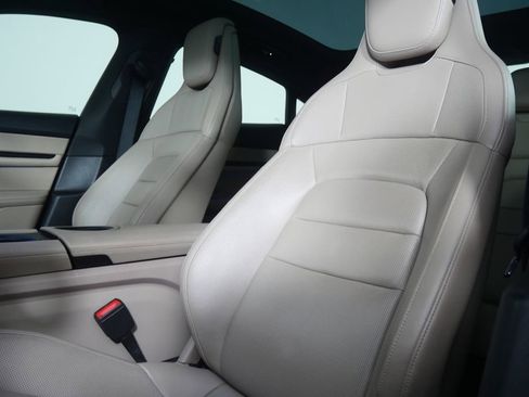 Used 2022 Porsche Taycan image 14