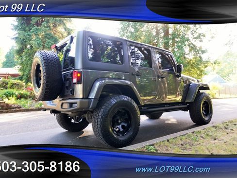 Used 2016 Jeep Wrangler Unlimited Sahara AWD/4WD image 9
