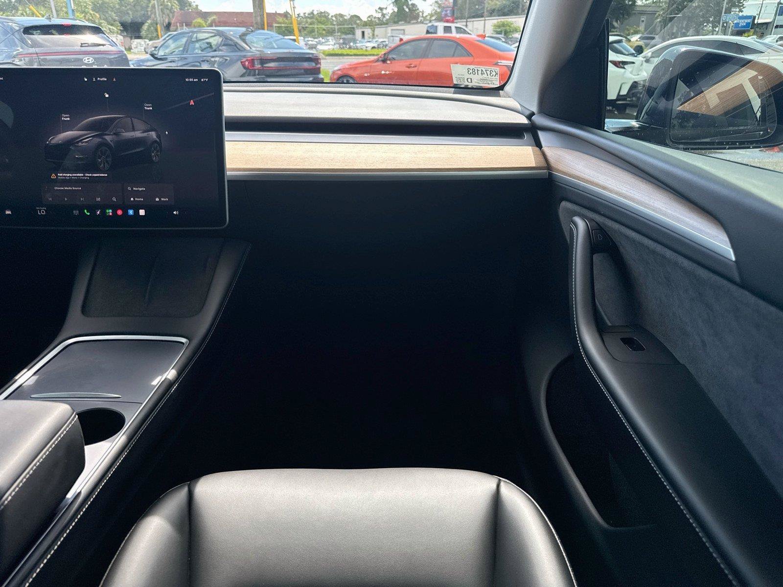 Used 2025 Tesla Model Y Long Range RWD image 29