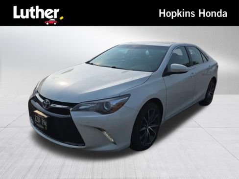 Used 2017 Toyota Camry XSE w/ Moonroof Package FWD image 1