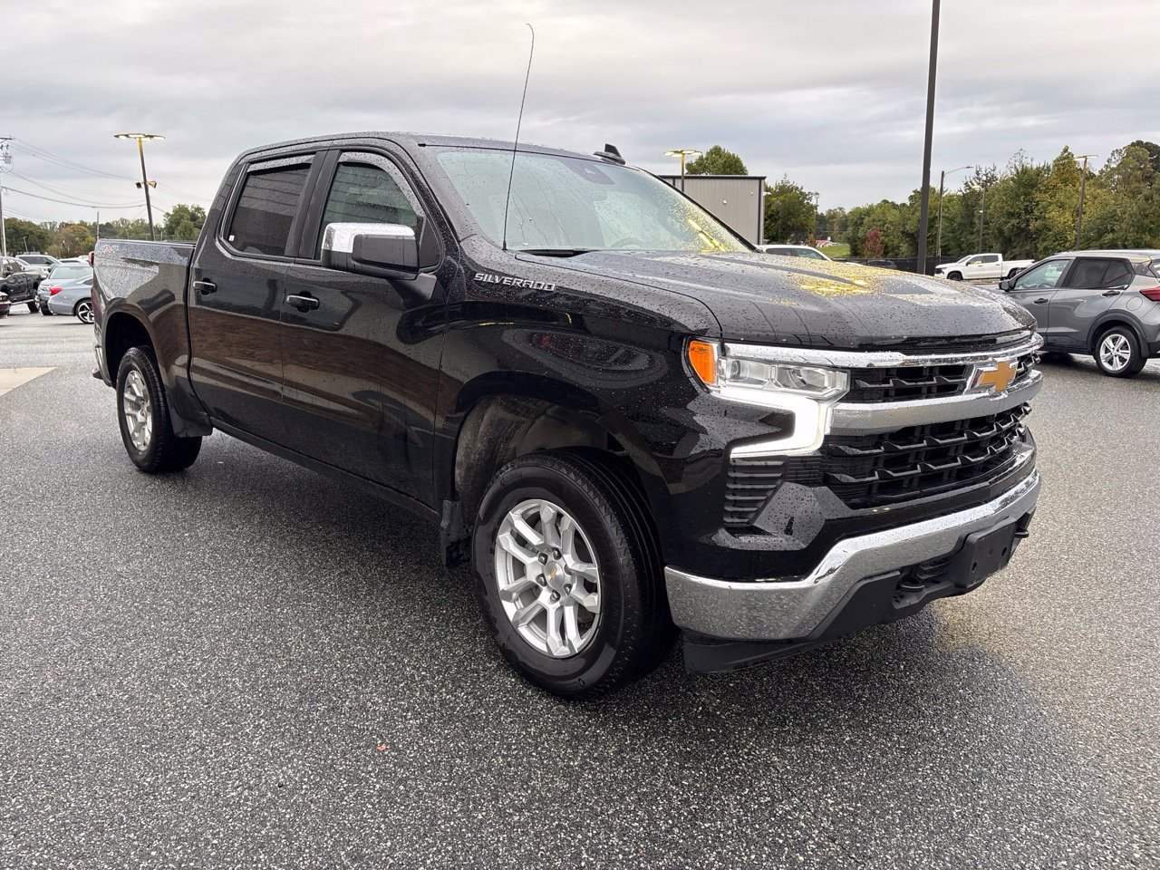 Used 2024 Chevrolet Silverado 1500 LT AWD/4WD image 11