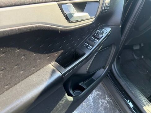 Used 2020 Ford Escape SEL image 13