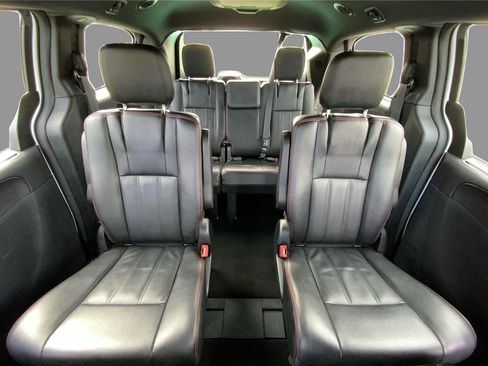 Used 2019 Dodge Grand Caravan GT FWD image 14