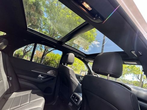 Used 2022 Mercedes-Benz GLE 350 4MATIC w/ Premium Package image 49
