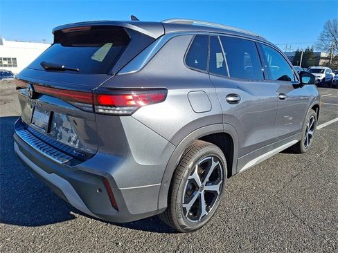 New 2026 Volkswagen Tiguan SE image 4