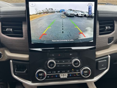 Used 2024 Ford Expedition Max Limited image 31