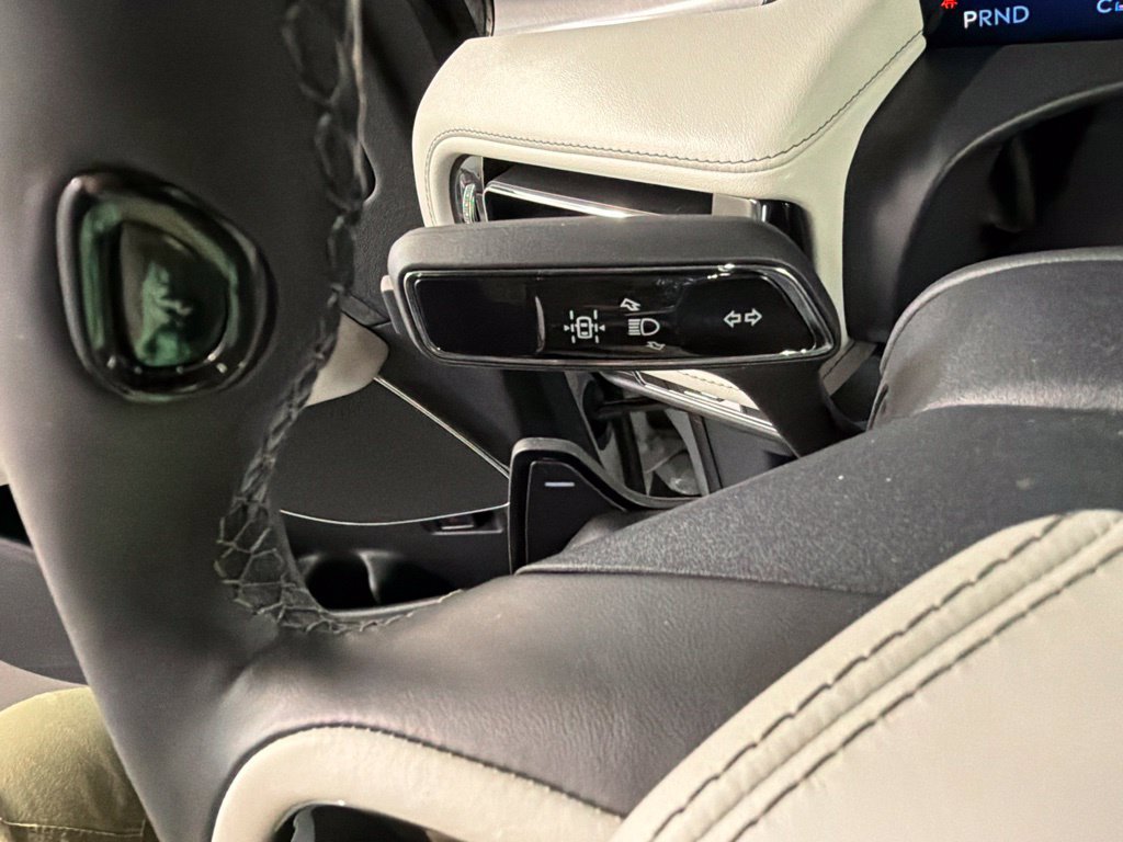 New 2027 Lincoln Aviator AWD image 19
