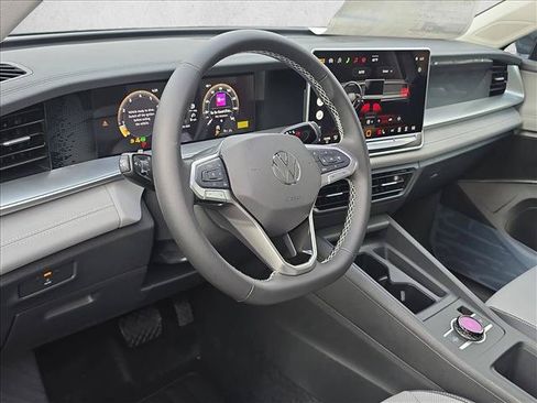 New 2026 Volkswagen Tiguan SE AWD/4WD image 5