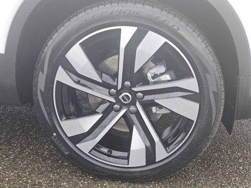 New 2026 Volvo XC40 B5 Plus w/ Protection Package Premier image 9