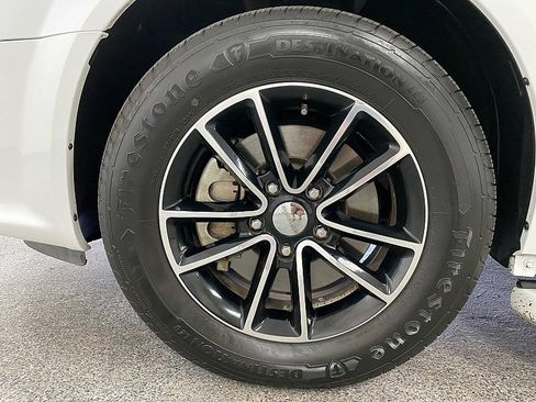 Used 2016 Dodge Grand Caravan SXT w/ UConnect Hands-Free Group image 23