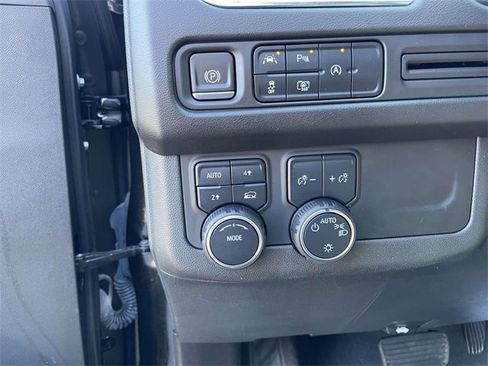 Used 2023 Chevrolet Suburban RST w/ Sport Performance Package image 15