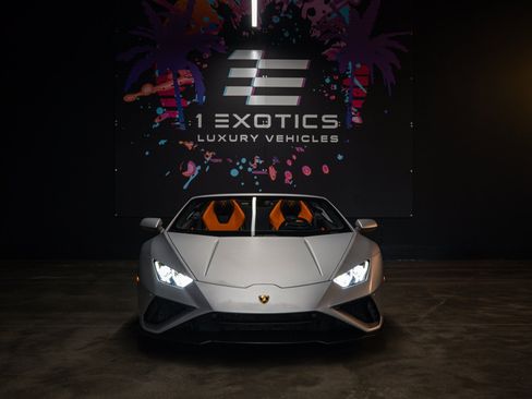 Used 2021 Lamborghini Huracan EVO RWD image 4