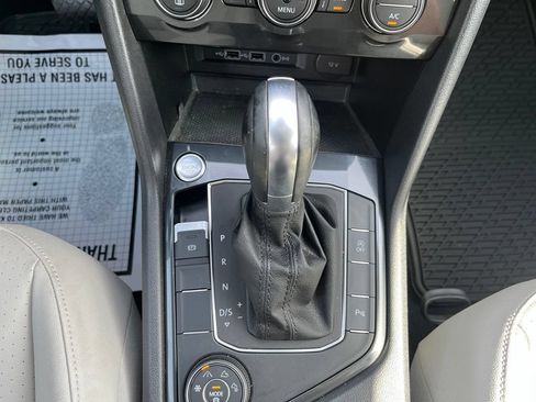 Used 2019 Volkswagen Tiguan SEL AWD/4WD image 16
