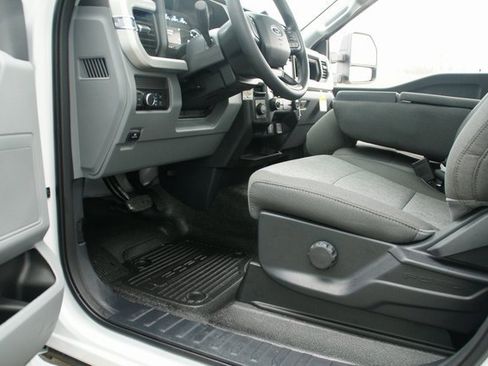 New 2026 Ford F250 XL w/ XL Off-Road Package image 17