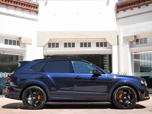 Used 2025 Bentley Bentayga AWD/4WD image 5